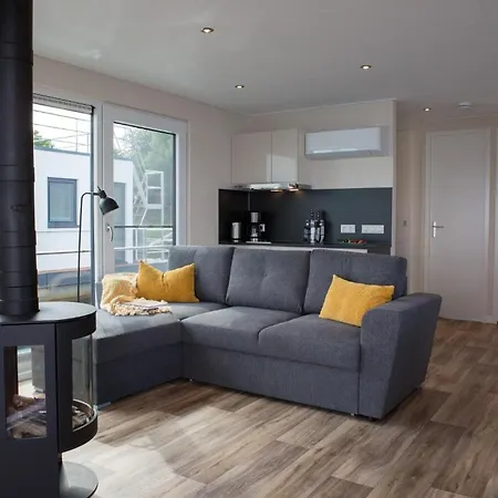 Hausboot Lutki - Lp2 Úszó hotel