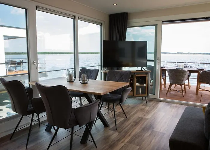 Hausboot Lutki - Lp2 بوتيل *