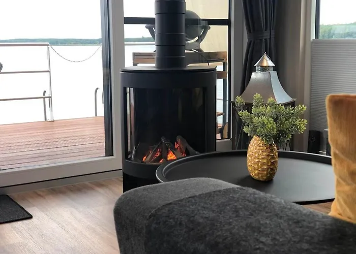 Hausboot Lutki - Lp2 بوتيل *